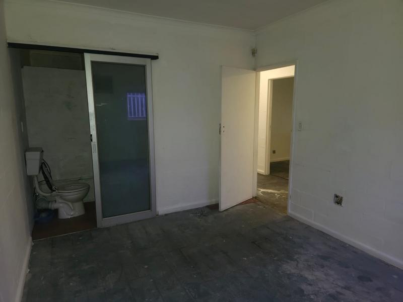 To Let commercial Property for Rent in Parow Western Cape